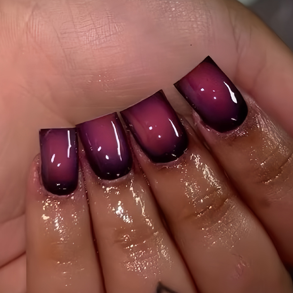 Nail Art Red - 女性用ショートスクエアフェイクネイル、グラデーションブラックレッドローズピンクブラッシュフレンチスタイル、フルカバープレスオンアクリル製つけ爪ネイルアート